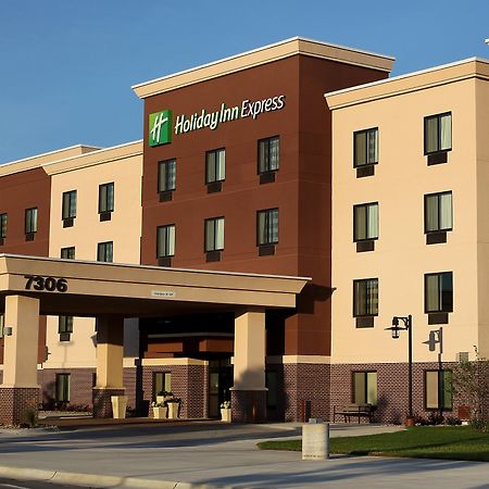 Holiday Inn Express & Suites Omaha South Ralston Arena By Ihg Exterior foto